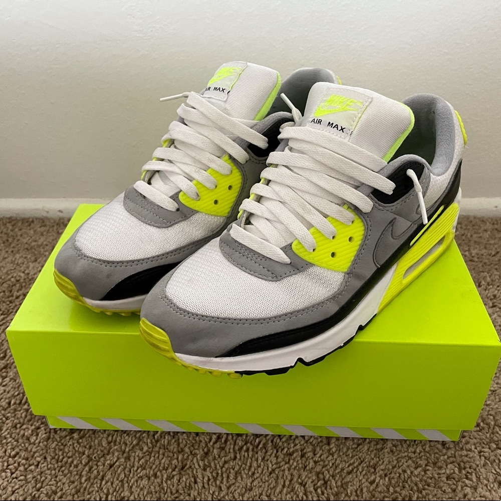 Nike Air Max 90 Volt Neon Yellow Size 10.5